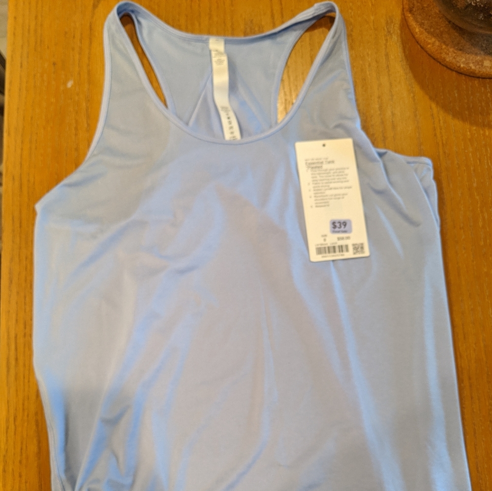 Lululemon Essential Tank pleated size 8